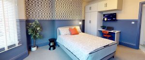 A spacious double bedroom in a HMO property for young professionals in Liverpool
